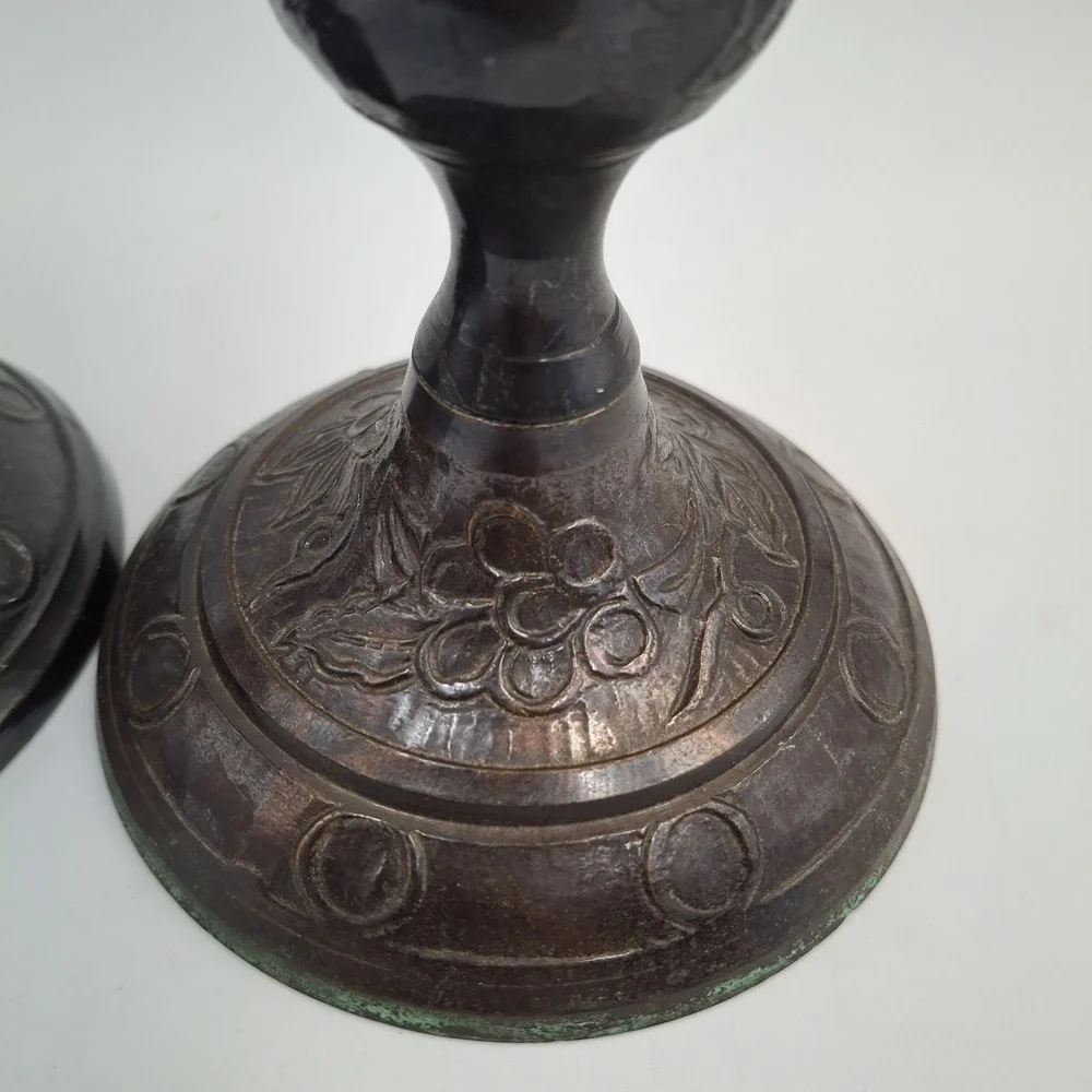 N/A vintage embossed